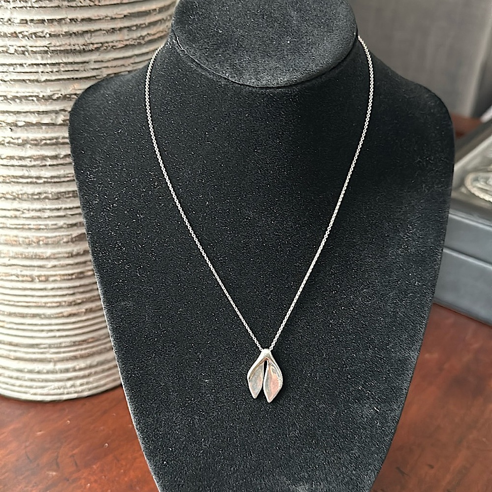RARE Tiffany Necklace Elsa Peretti Whale Tail 925 Silver EUC